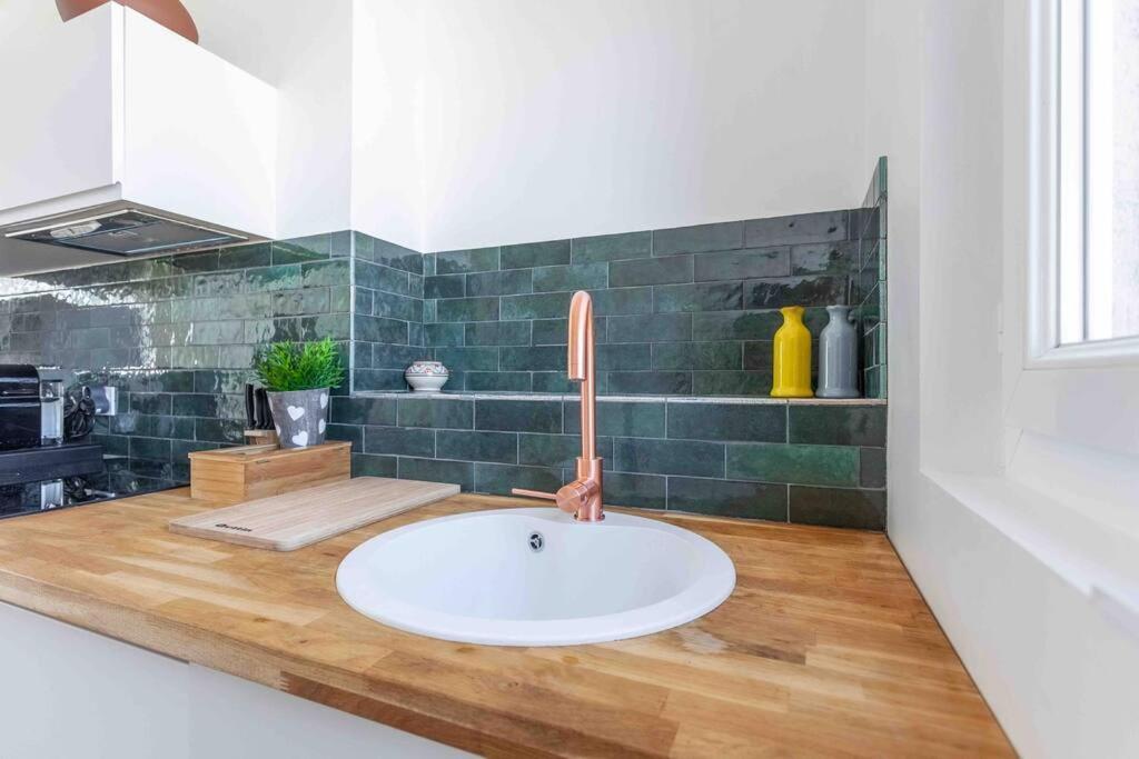Le Lulli - Un T2 Moderne Et Epure Apartment Marseille Luaran gambar